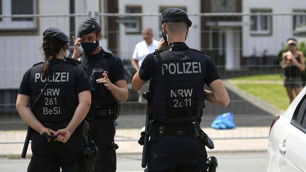 Recuo com o aparecimeno de novos casos em vários países europeus