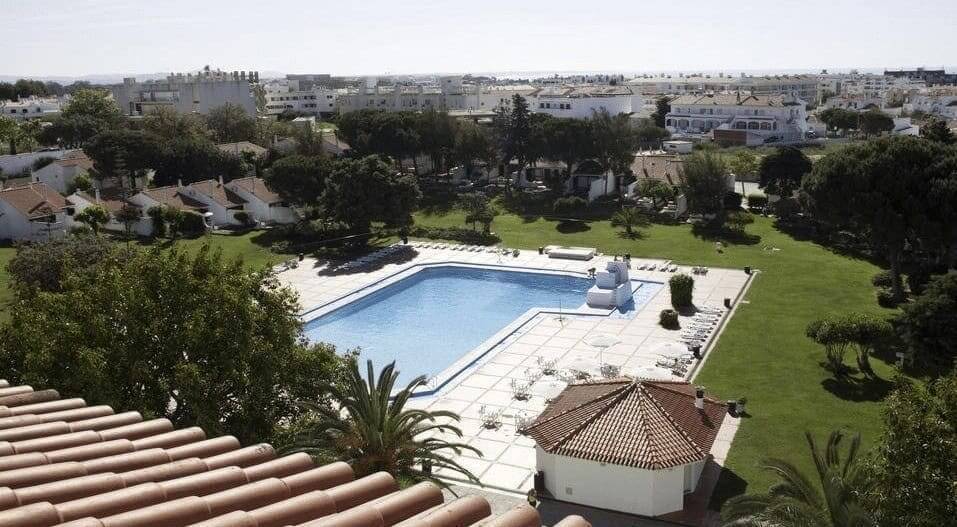 Vilanova Resort não paga salários mesmo recebendo do “lay-off”