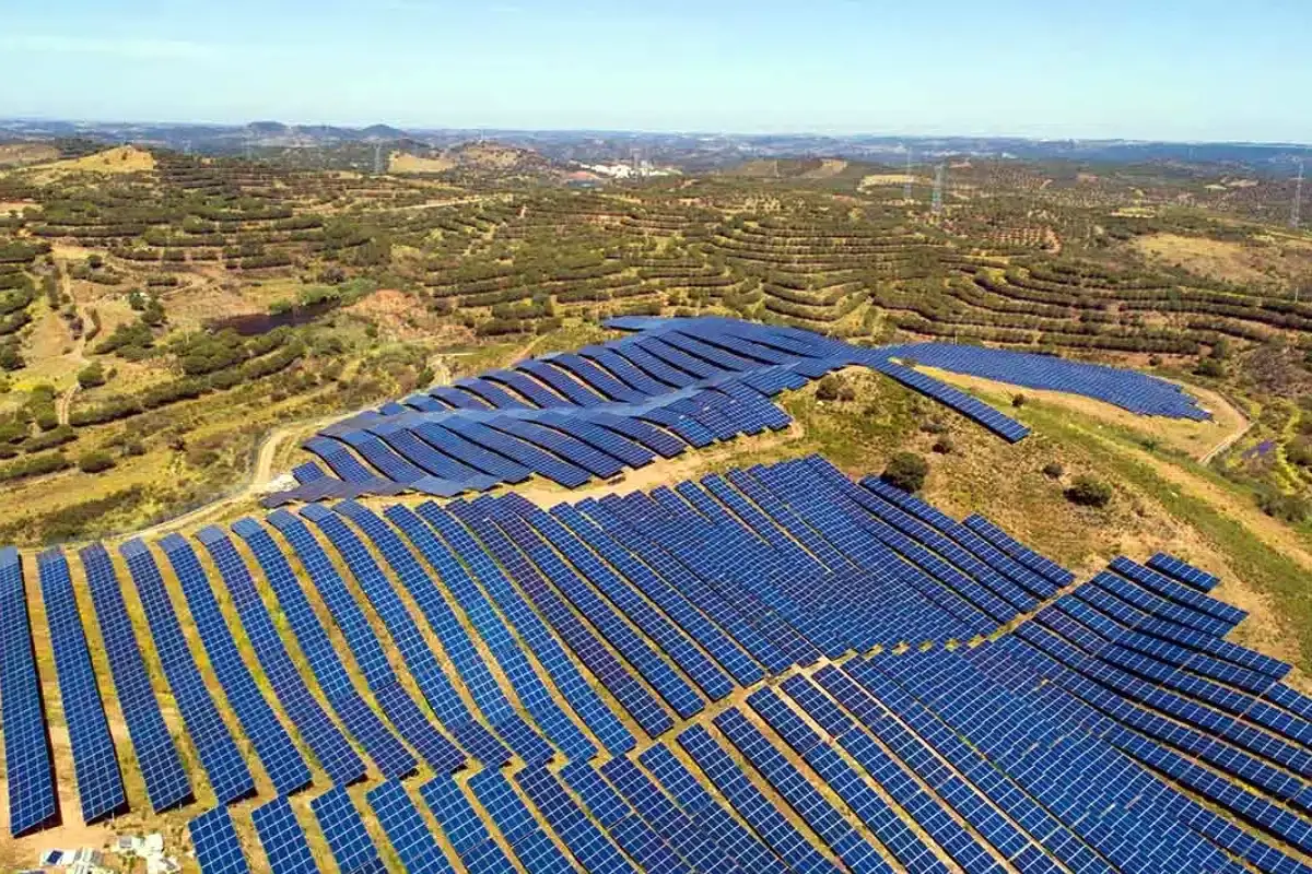 Avança a Central Fotovoltaica de Santa Bárbara de Nexe