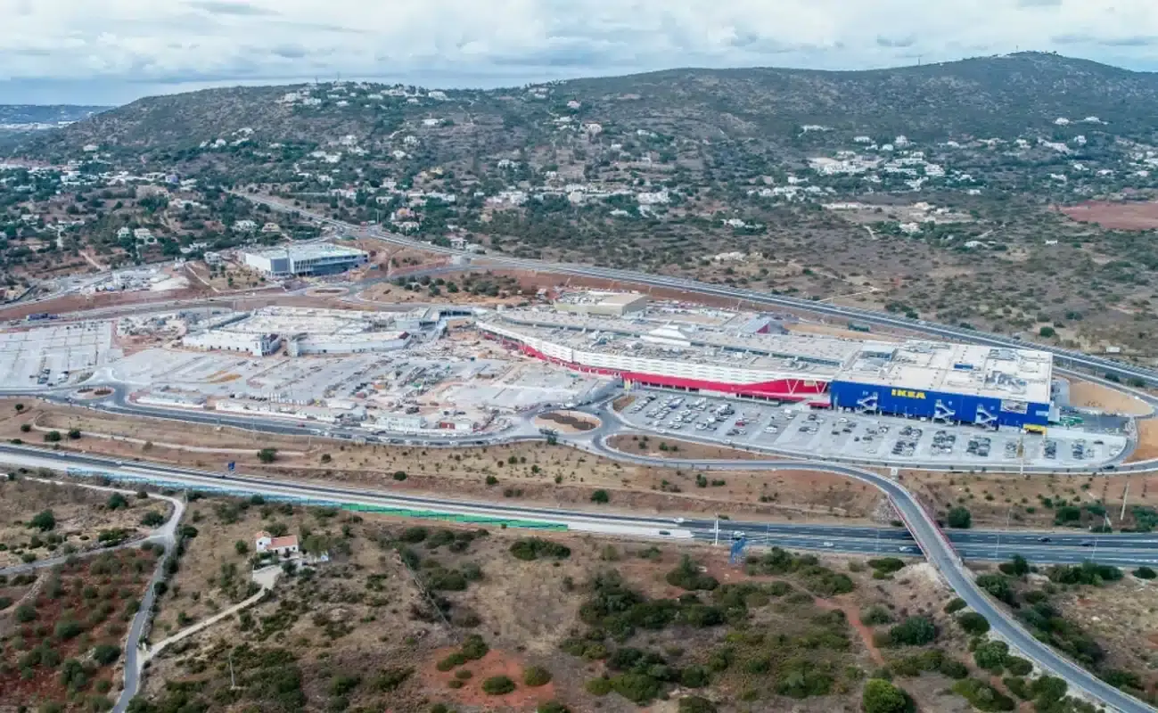 MAR Shopping Algarve com manutenção automóvel MIDAS