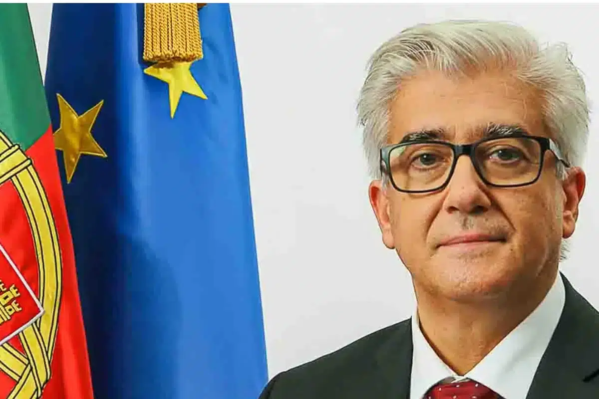 Lacerda Sales visita CHUA