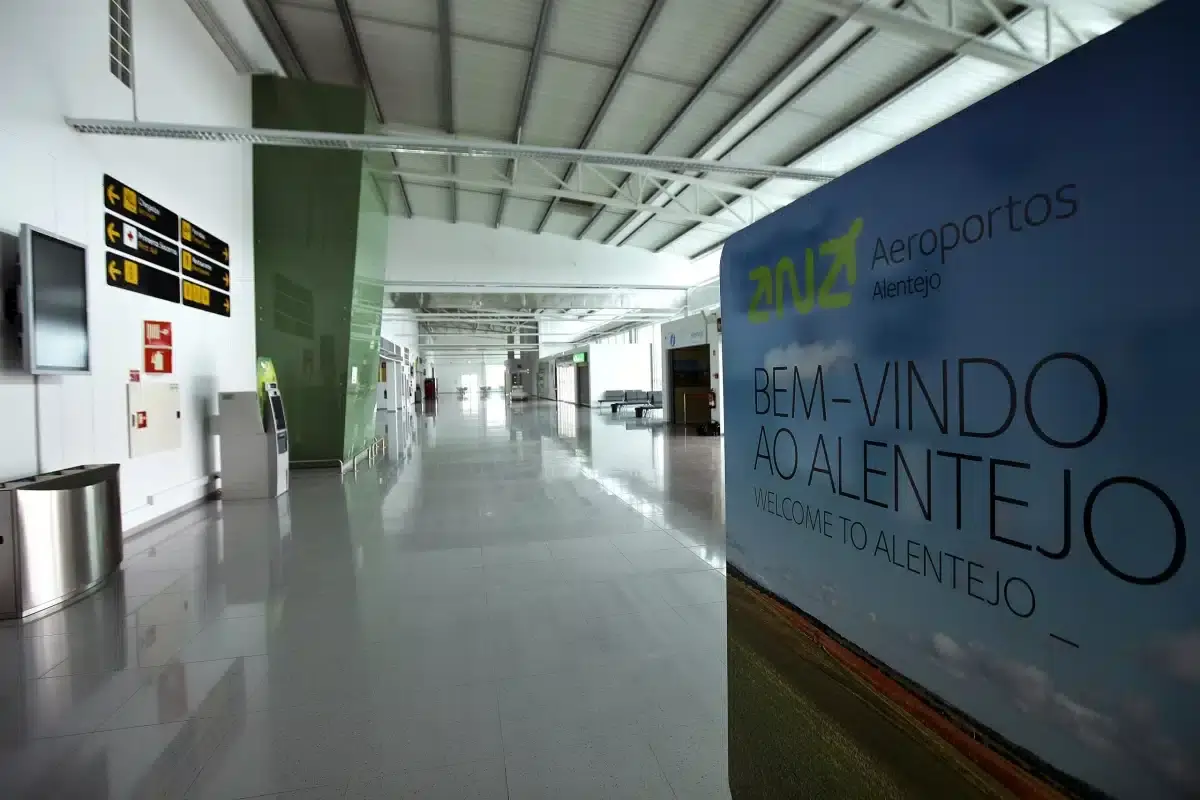 Aeroporto de Beja como alternativa a Faro e Lisboa