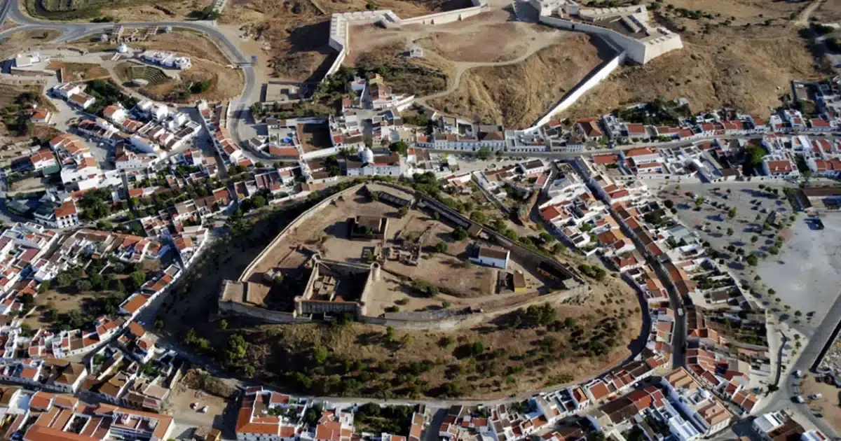 Castelo de Castro Marim em obras