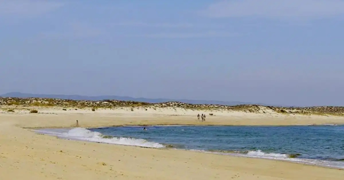 Praia da Armona Mar interdita a banhos