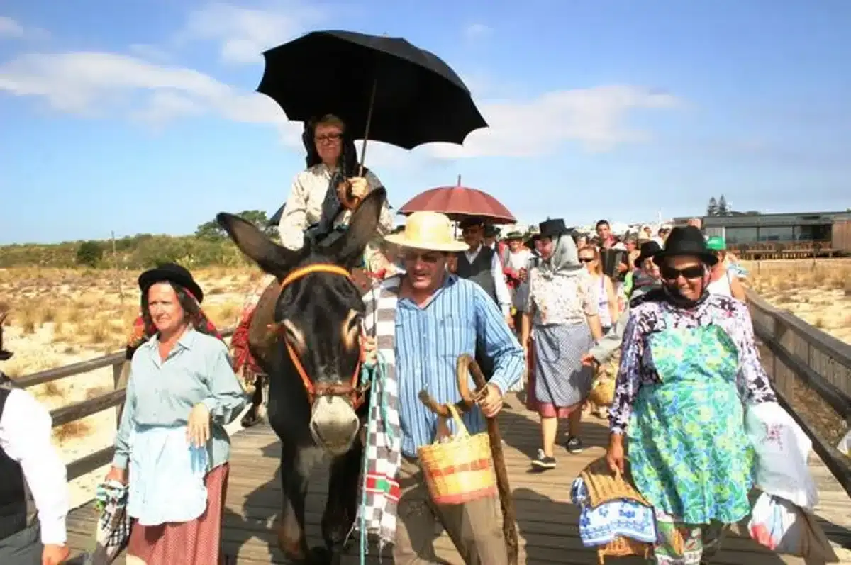 Banhos de S. João da Degola na Praia da Manta Rota