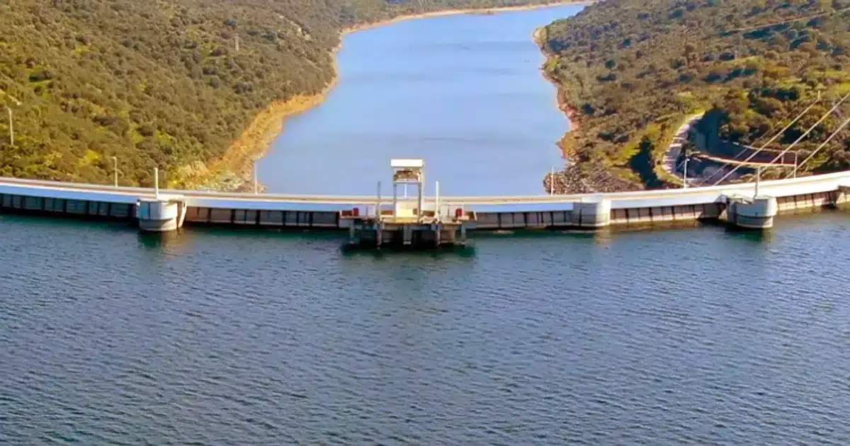 Alqueva: Governo aperta uso de água para salvar agricultura no Alentejo e Algarve