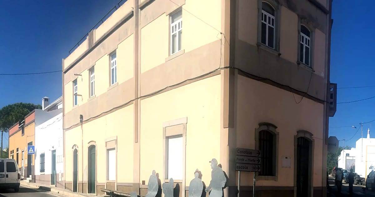 Adão Contreiras apresenta em Gorjões «Corredores Habitados»