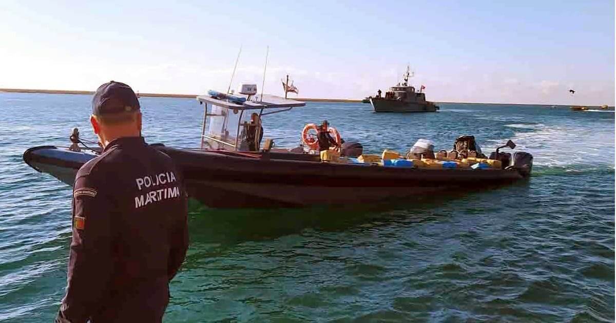 Embarcações apreendidas e traficantes detidos em operação conjunta