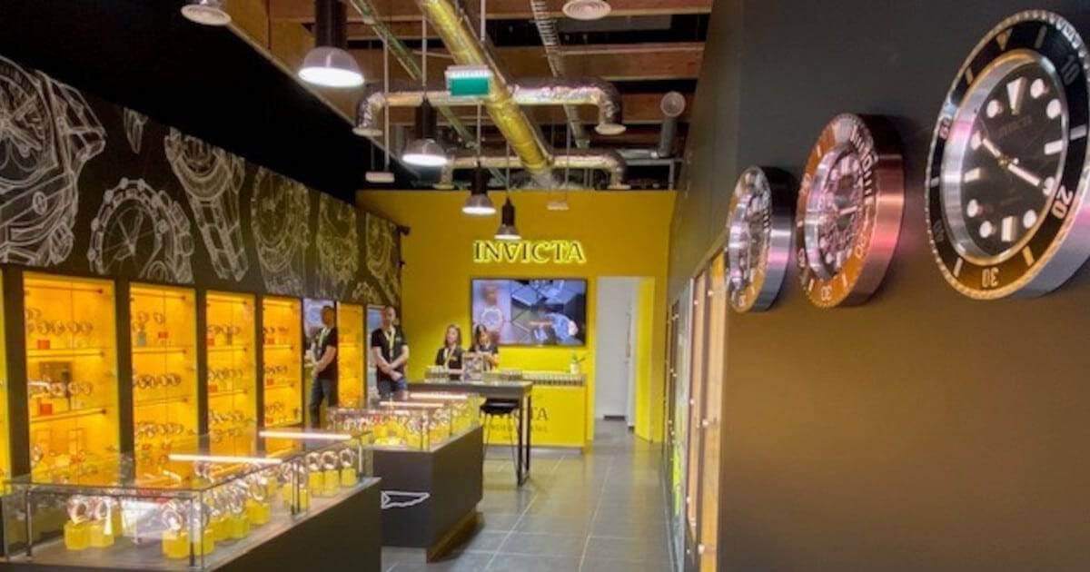 Mais relógios suíços no «Outlet de Faro»