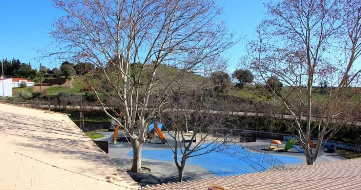 Encapuçados agridem mulher em Castro Marim