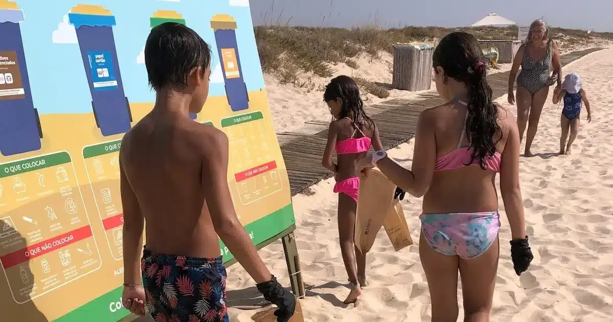 Seis garrafas de litro com beatas