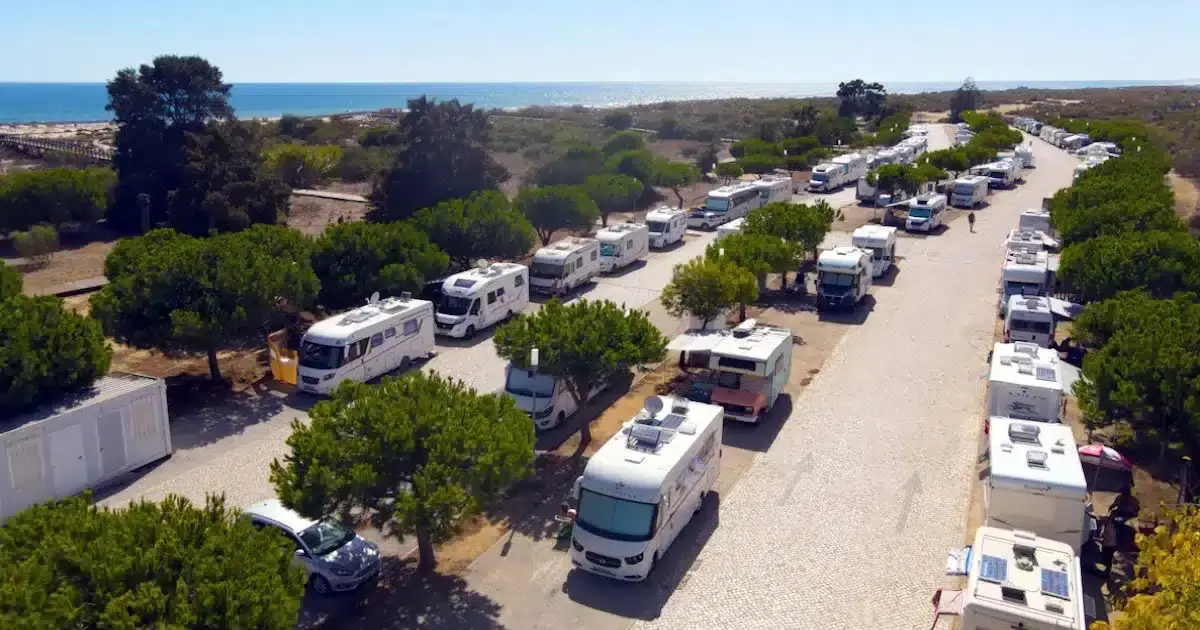 Requalificado o serviço de autocaravanas na Manta Rota