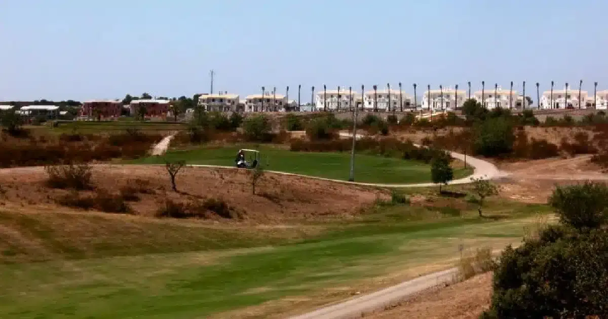 Aguas residuais regam golfe em Castro Marim