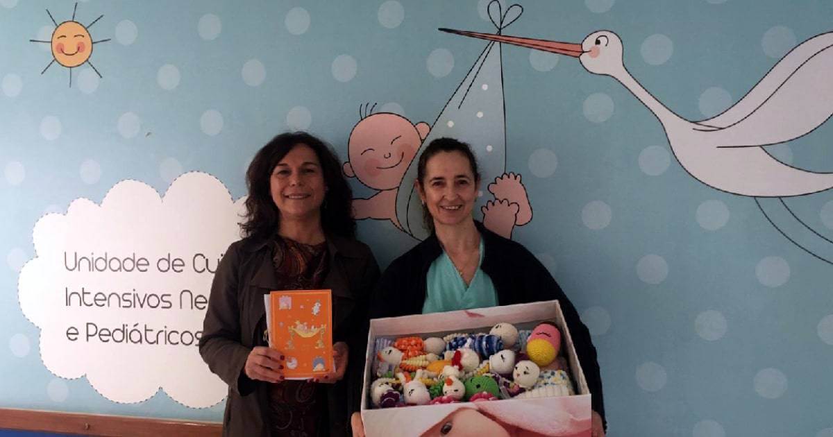 Binquedos de malha oferecidos à Neonatatologia de Faro
