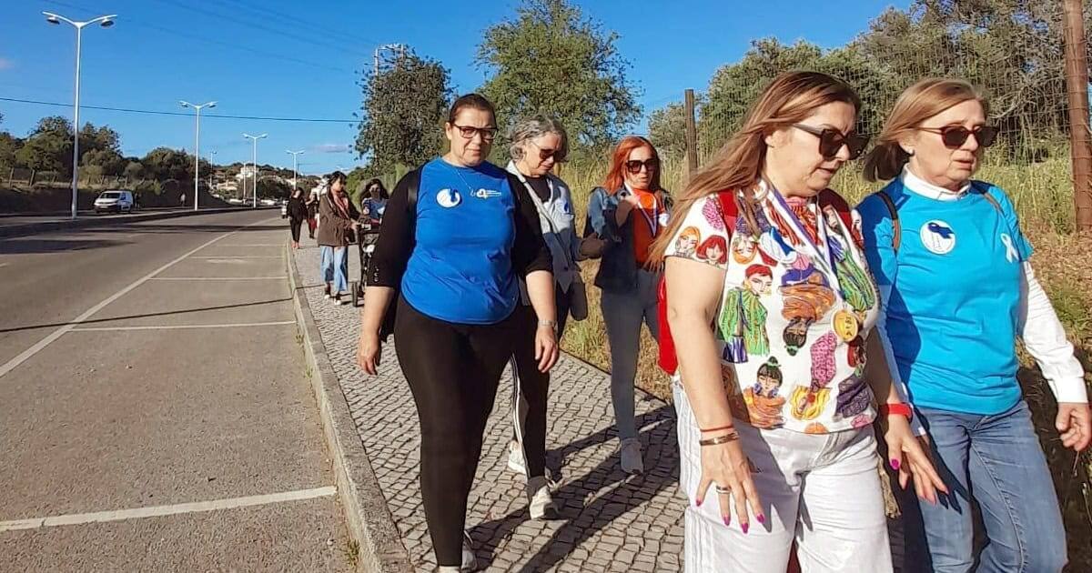 Caminhada solidária com direitos das crianças