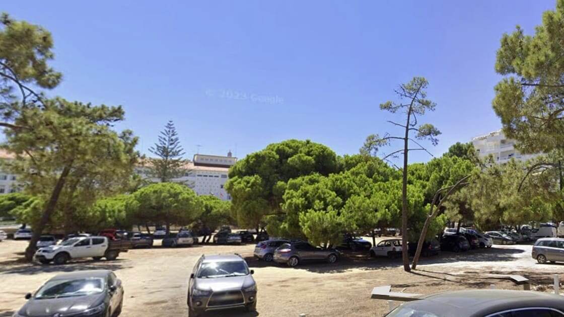Estacionamento para trabalhadores em Monte Gordo