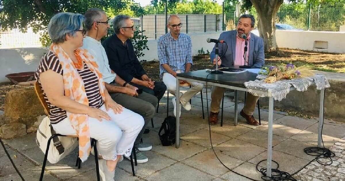 Túmulo megalítico de Cacela em livro