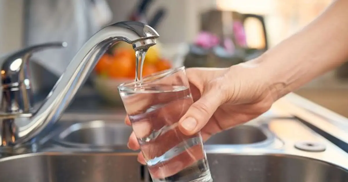 Entraves nos projetos da água e sopro de tarifas aumentadas