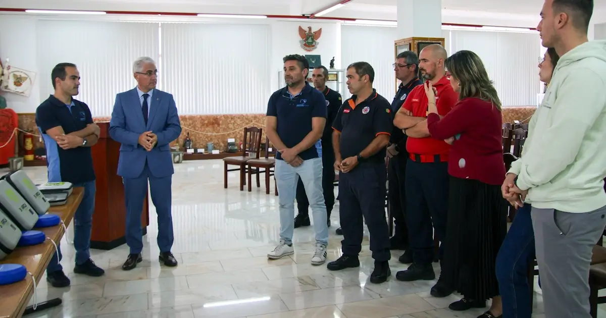 Desfibriladores para os bombeiros de VRSA e Castro Marim