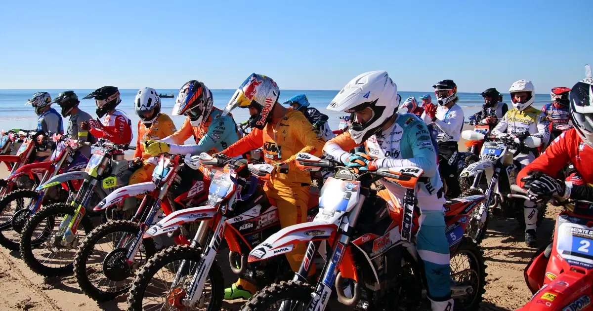 Motas e Quads da Sand Race  na Marquês de Pombal