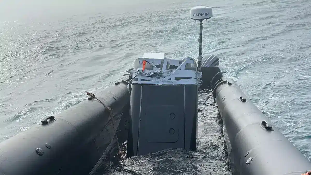 Autoridade Marítima recolhe embarcação à deriva