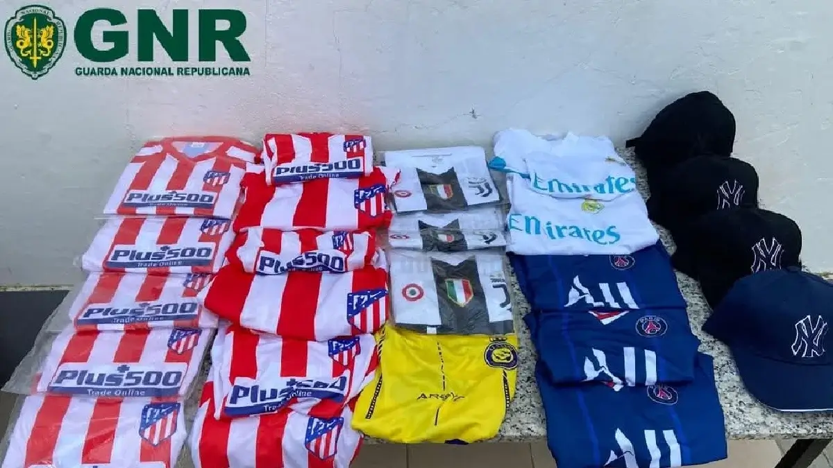 Apreensão de artigos contrafeitos em Monte Gordo