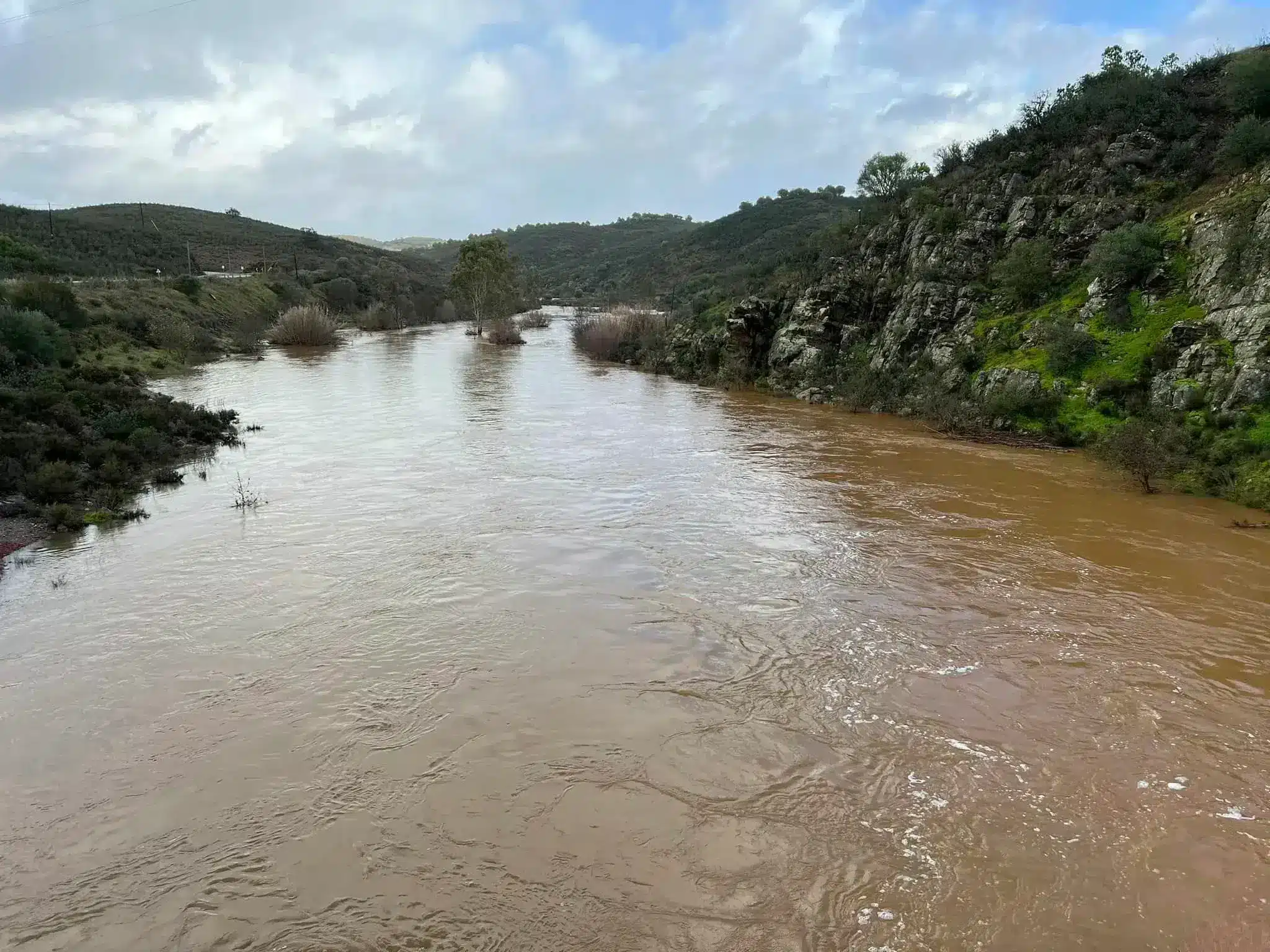 Barragens da Foupana e de Alportel querem os municípios