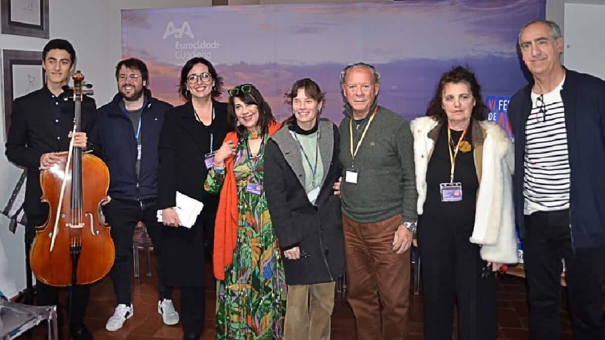 Poesia transfronteiriça